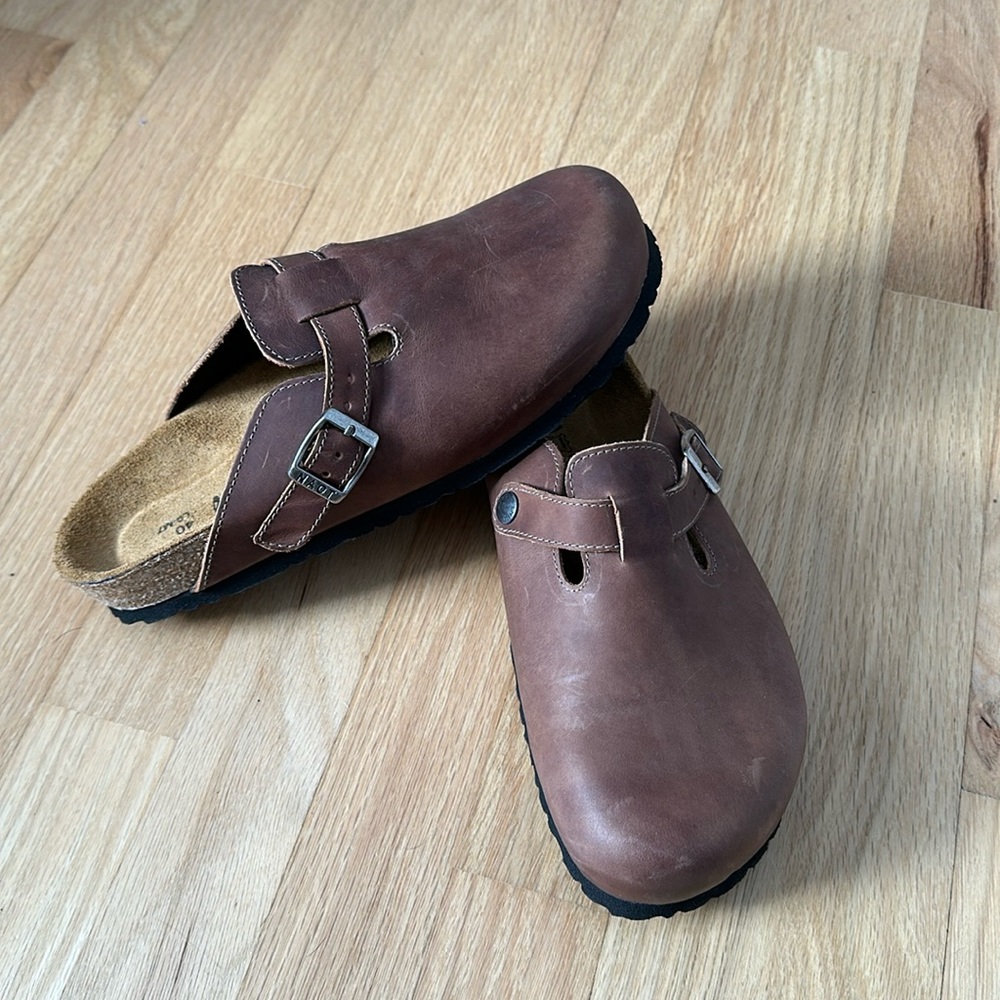 NAOT clog